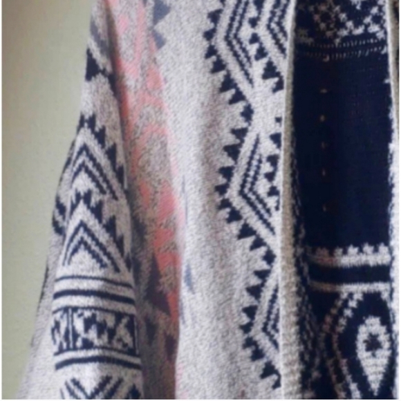 Free Scarf with Aztec Cardigan. XL/XXL. Gray, Black, Pink print. Plus size. - Picture 6 of 6